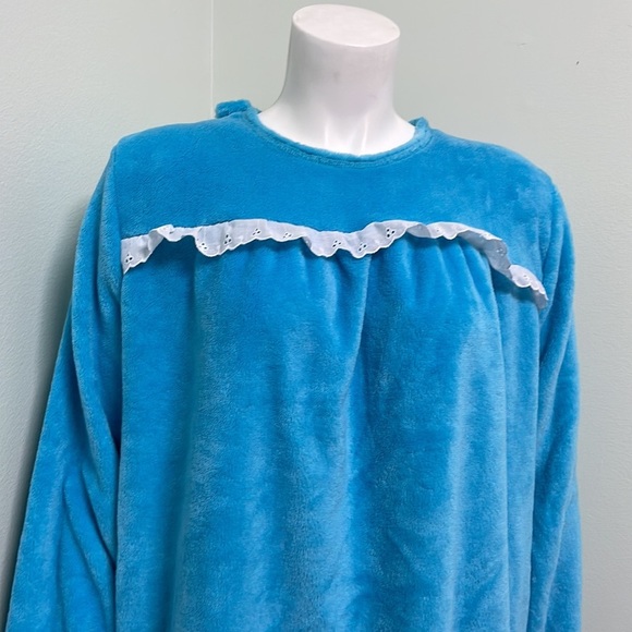 So Soft Buck & Buck Adaptive Nightgown - Picture 5 of 9